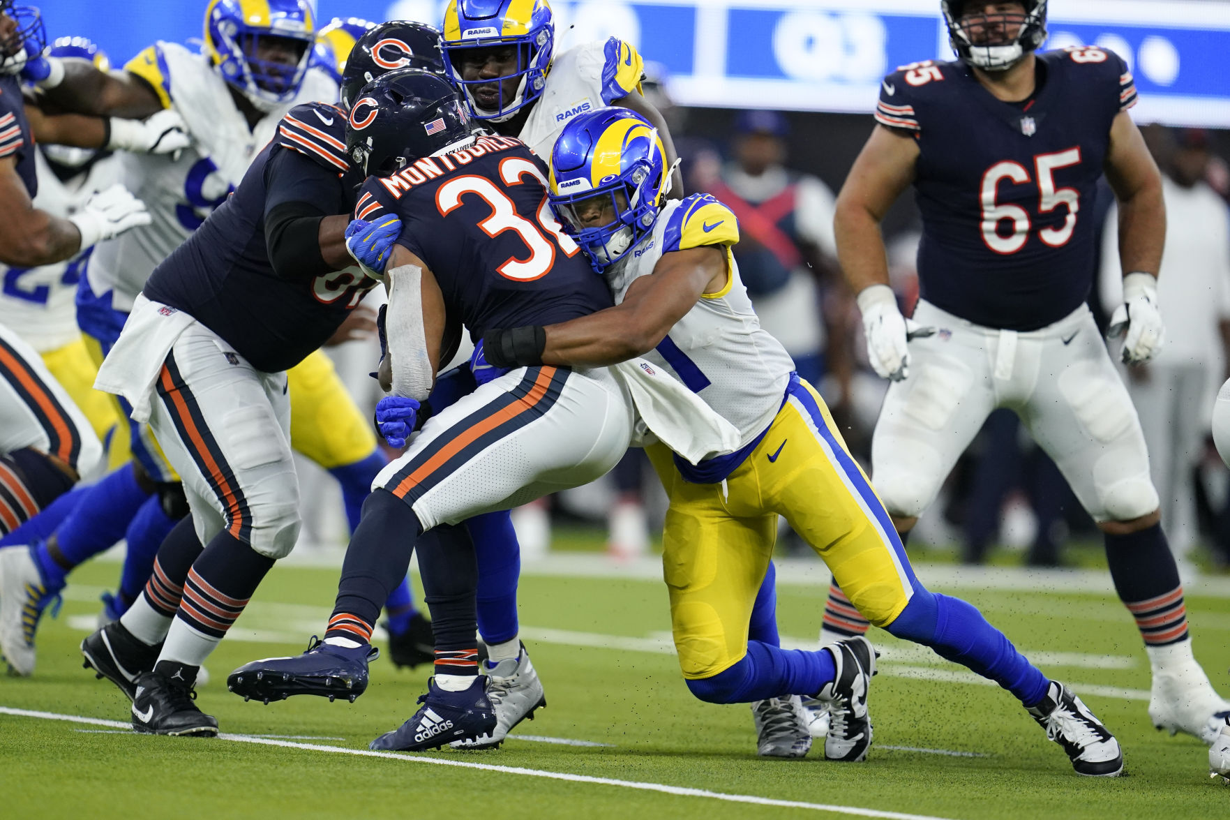 Bears Rams Football